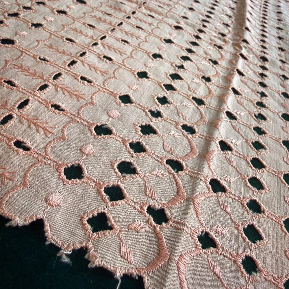 Vintage Pink Eyelet Lace Table Runner Dresser Scarf Scalloped Edge 12x32